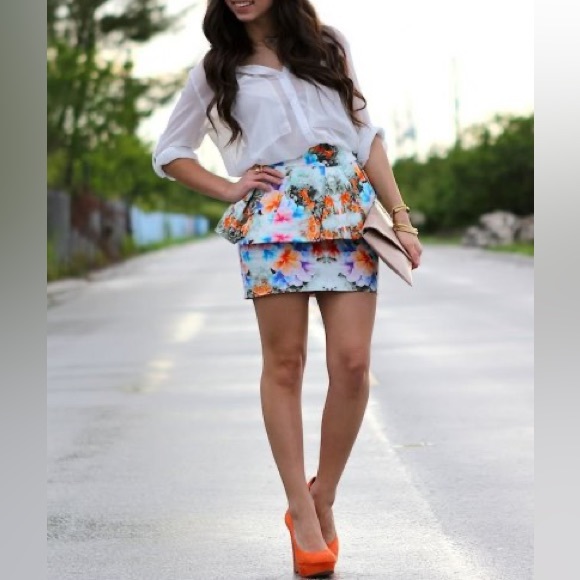 Unique FLORAL PEPLUM MINI SKIRT🌺 - Picture 13 of 13